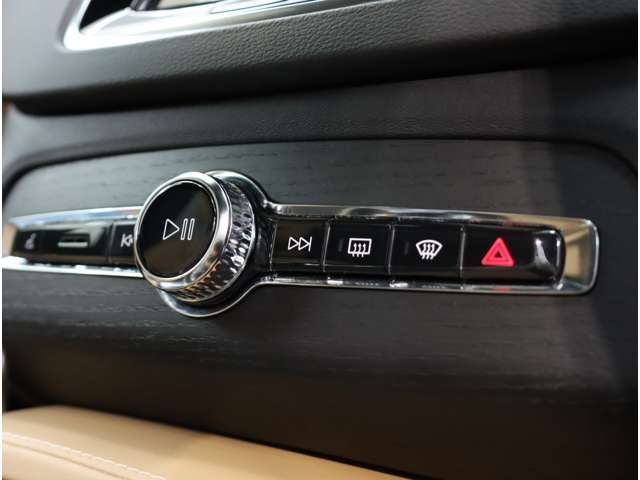 ボルボ ＸＣ９０ リチャージ プラグインハイブリッド Ｔ８ ＡＷＤ インスクリプション ４ＷＤ R3年 (関東) 99