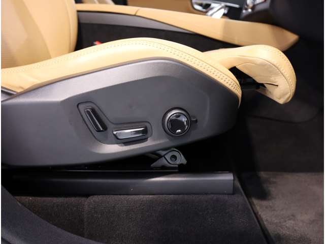 ボルボ ＸＣ９０ リチャージ プラグインハイブリッド Ｔ８ ＡＷＤ インスクリプション ４ＷＤ R3年 (関東) 99