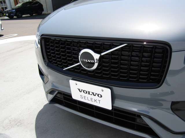 VOLVO ボルボ xc90 B6 新型グリル