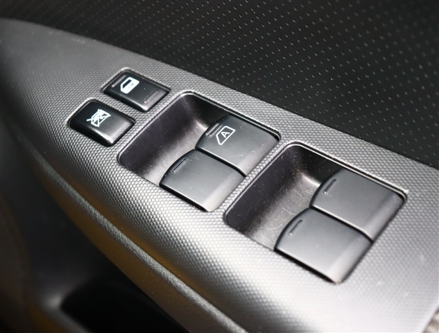 日産 ノート １．５ １５Ｘ H21年 (関東) 99