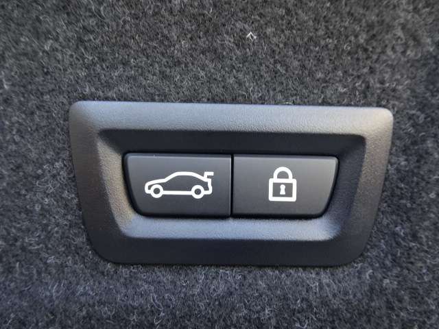 ＢＭＷ ３シリーズ ３２０ｉ　Ｍスポーツ R4年 (近畿) 99