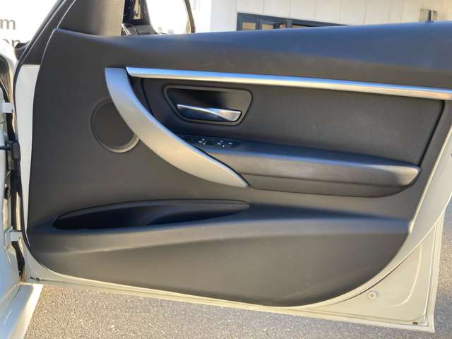 ＢＭＷ ３シリーズ ３１８ｉ　Ｍスポーツ　エディション　シャドー R1年 (近畿) 99