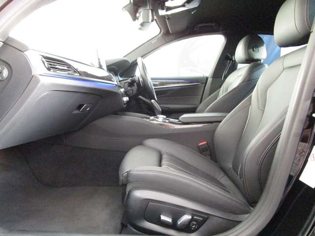 ＢＭＷ ５シリーズ ５２３ｉ　Ｍスポーツ H30年 (近畿) 99