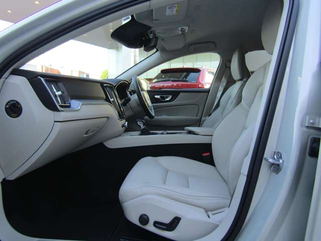 ボルボ Ｖ６０クロスカントリー Ｔ５ ＡＷＤ ４ＷＤ R2年 (関東) 99