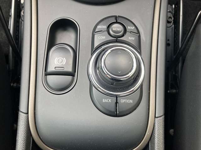 ミニ ミニクロスオーバー クーパー Ｄ R4年 (近畿) 99