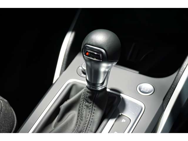 アウディ Ｑ２ ３５ ＴＤＩ スポーツ ディーゼルターボ R3年 (北海道) 99