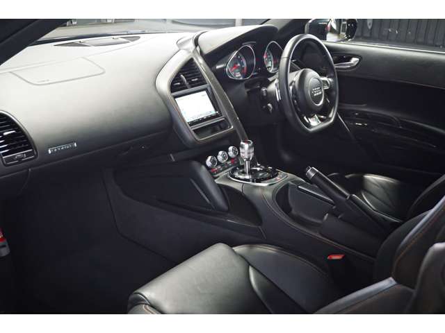 アウディ Ｒ８ ４．２ ＦＳＩ クワトロ ４ＷＤ H25年 (北海道) 99