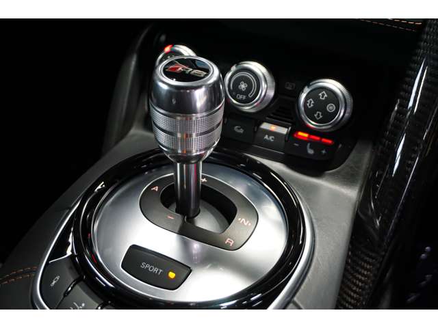 アウディ Ｒ８ ４．２ ＦＳＩ クワトロ ４ＷＤ H25年 (北海道) 99