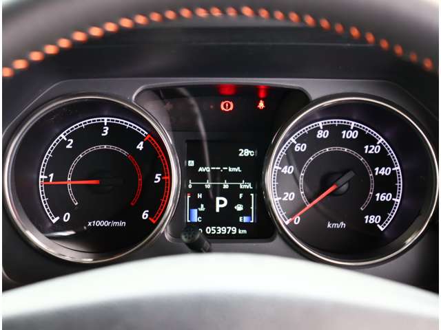 三菱 デリカ　Ｄ：５ ２．２ アクティブギア ディーゼルターボ ４ＷＤ H30年 (関東) 99