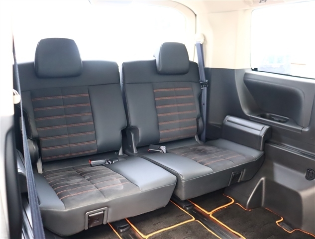 三菱 デリカ　Ｄ：５ ２．２ アクティブギア ディーゼルターボ ４ＷＤ H30年 (関東) 99