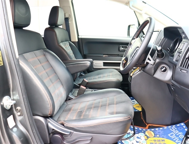 三菱 デリカ　Ｄ：５ ２．２ アクティブギア ディーゼルターボ ４ＷＤ H30年 (関東) 99