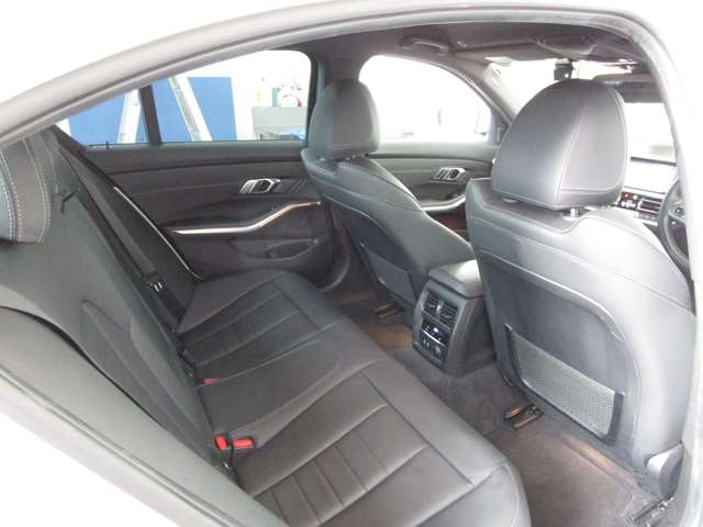 ＢＭＷ ３シリーズ ３２０ｉ　Ｍスポーツ R1年 (近畿) 99