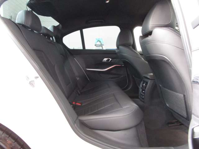 ＢＭＷ ３シリーズ ３２０ｉ　Ｍスポーツ R1年 (近畿) 99