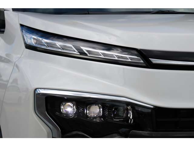 トヨタ ヴォクシー １．８ ハイブリッド Ｓ－Ｚ R5年 (東海) 99