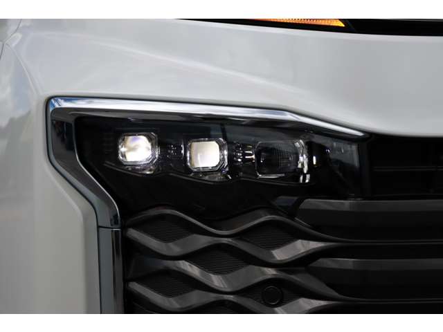 トヨタ ヴォクシー １．８ ハイブリッド Ｓ－Ｚ R5年 (東海) 99