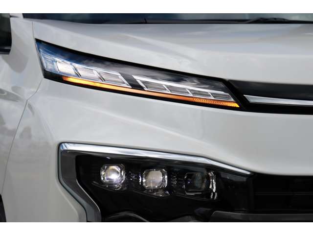 トヨタ ヴォクシー １．８ ハイブリッド Ｓ－Ｚ R5年 (東海) 99