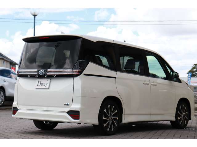 トヨタ ヴォクシー １．８ ハイブリッド Ｓ－Ｚ R5年 (東海) 99