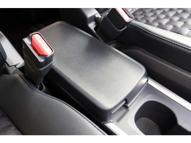 トヨタ ヴォクシー １．８ ハイブリッド Ｓ－Ｚ R5年 (東海) 99