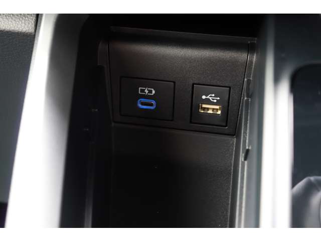 トヨタ ヴォクシー １．８ ハイブリッド Ｓ－Ｚ R5年 (東海) 99