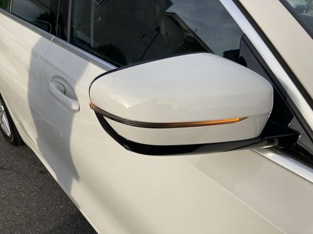 ＢＭＷ ３シリーズ ３２０Ｄ Ｘドライブ ディーゼルターボ ４ＷＤ R1年 (近畿) 99