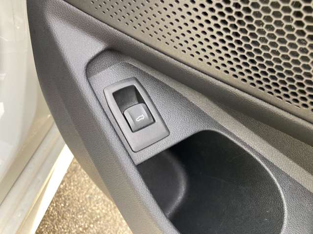 ＢＭＷ ３シリーズ ３２０Ｄ Ｘドライブ ディーゼルターボ ４ＷＤ R1年 (近畿) 99