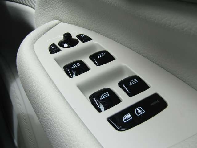 ボルボ ＸＣ９０ Ｂ５ ＡＷＤ モメンタム ４ＷＤ R3年 (関東) 99