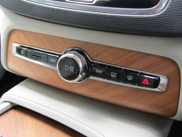 ボルボ ＸＣ９０ Ｂ５ ＡＷＤ モメンタム ４ＷＤ R3年 (関東) 99