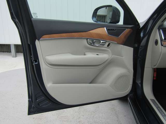 ボルボ ＸＣ９０ Ｂ５ ＡＷＤ モメンタム ４ＷＤ R3年 (関東) 99