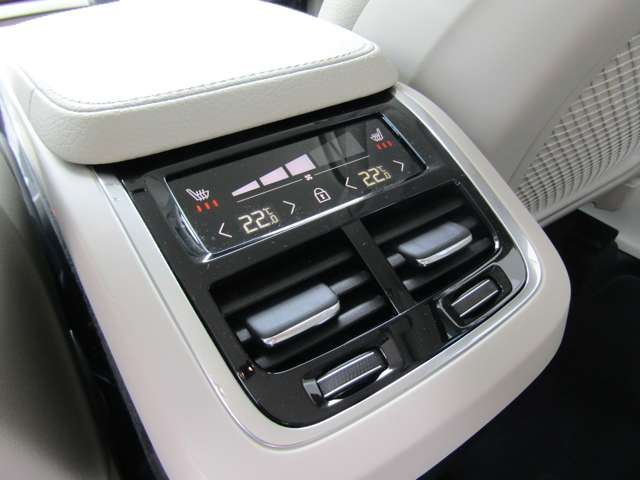 ボルボ ＸＣ９０ Ｂ５ ＡＷＤ モメンタム ４ＷＤ R3年 (関東) 99