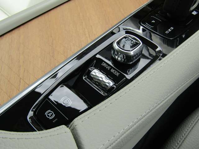 ボルボ ＸＣ９０ Ｂ５ ＡＷＤ モメンタム ４ＷＤ R3年 (関東) 99