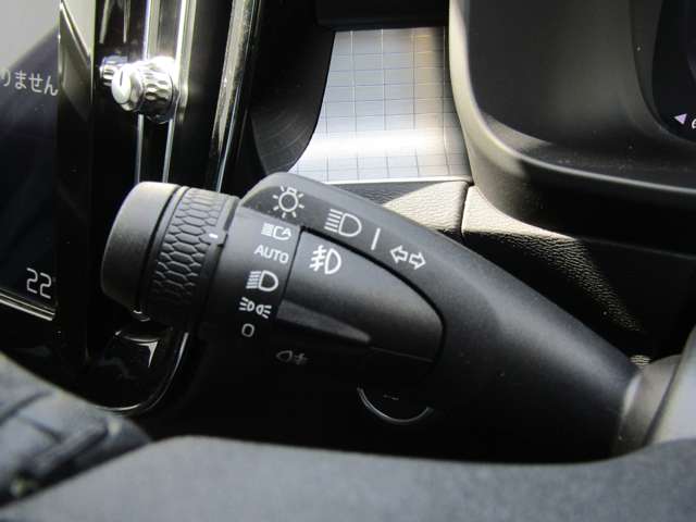 ボルボ ＸＣ４０ Ｔ４ ＡＷＤ モメンタム ４ＷＤ H30年 (関東) 99