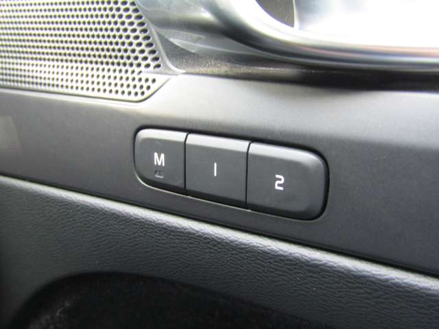 ボルボ ＸＣ４０ Ｔ４ ＡＷＤ モメンタム ４ＷＤ H30年 (関東) 99