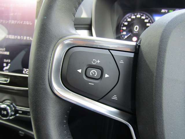 ボルボ ＸＣ４０ Ｔ４ ＡＷＤ モメンタム ４ＷＤ H30年 (関東) 99