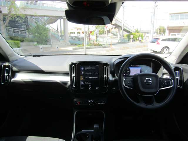 ボルボ ＸＣ４０ Ｔ４ ＡＷＤ モメンタム ４ＷＤ H30年 (関東) 99