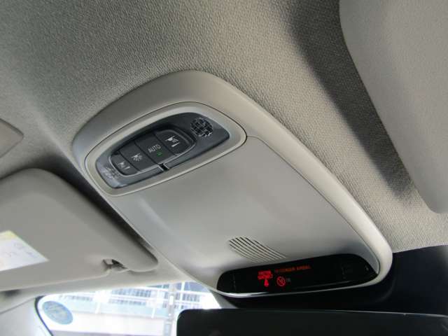 ボルボ ＸＣ４０ Ｔ４ ＡＷＤ モメンタム ４ＷＤ H30年 (関東) 99