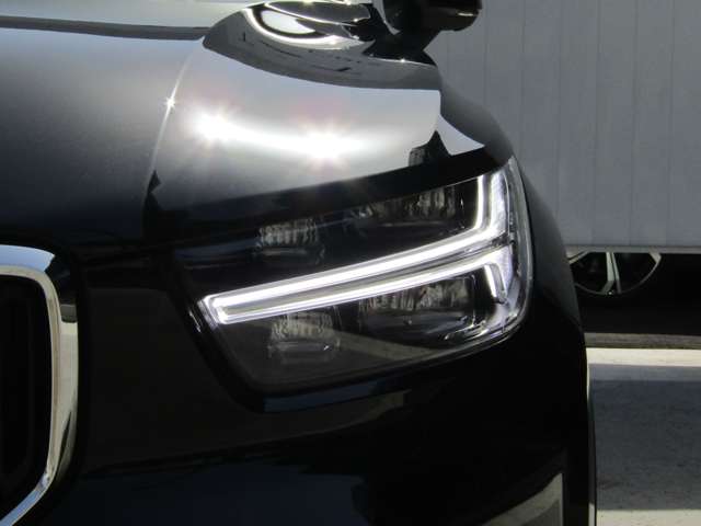 ボルボ ＸＣ４０ Ｔ４ ＡＷＤ モメンタム ４ＷＤ H30年 (関東) 99