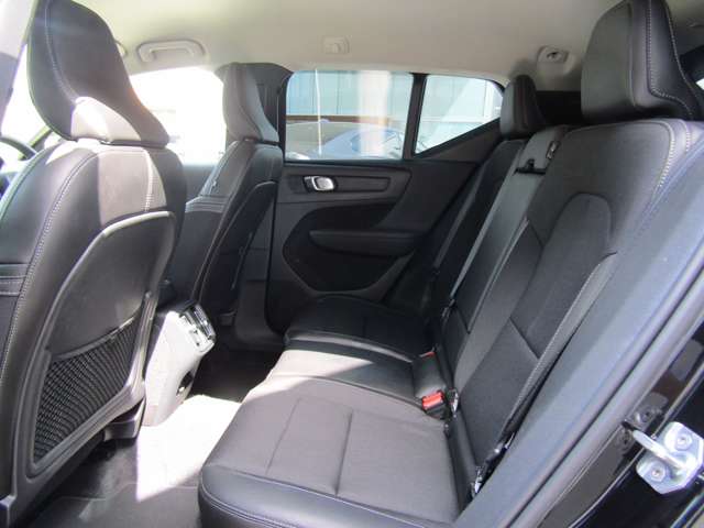 ボルボ ＸＣ４０ Ｔ４ ＡＷＤ モメンタム ４ＷＤ H30年 (関東) 99