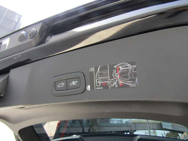 ボルボ ＸＣ４０ Ｔ４ ＡＷＤ モメンタム ４ＷＤ H30年 (関東) 99