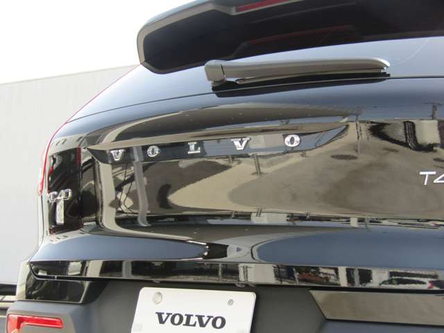 ボルボ ＸＣ４０ Ｔ４ ＡＷＤ モメンタム ４ＷＤ H30年 (関東) 99