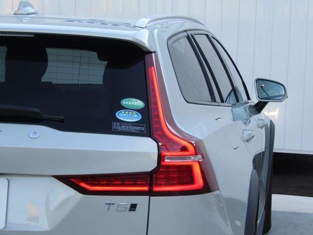 ボルボ Ｖ６０クロスカントリー Ｔ５ ＡＷＤ ４ＷＤ R2年 (関東) 99