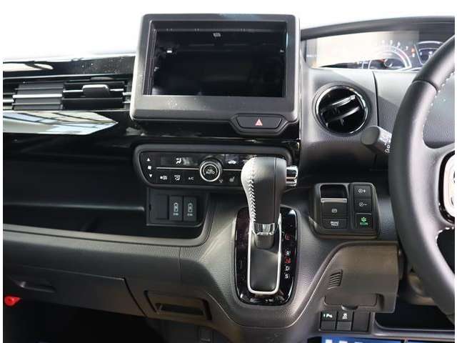 ホンダ Ｎ　ＢＯＸ カスタム ６６０ Ｌ ターボ R5年 (関東) 99