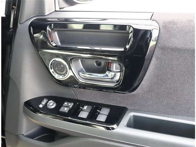 ホンダ Ｎ　ＢＯＸ カスタム ６６０ Ｌ ターボ R5年 (関東) 99