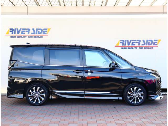 トヨタ ヴォクシー １．８ ハイブリッド Ｓ－Ｚ R5年 (関東) 99