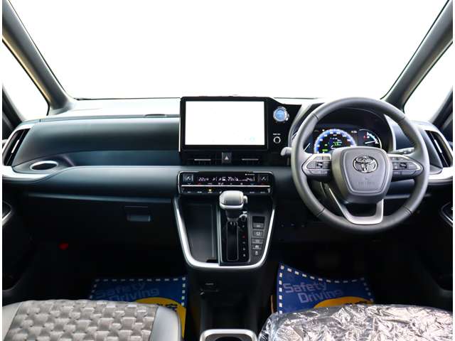 トヨタ ヴォクシー １．８ ハイブリッド Ｓ－Ｚ R5年 (関東) 99