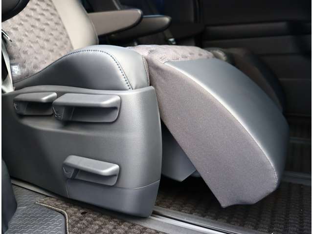 トヨタ ヴォクシー １．８ ハイブリッド Ｓ－Ｚ R5年 (関東) 99