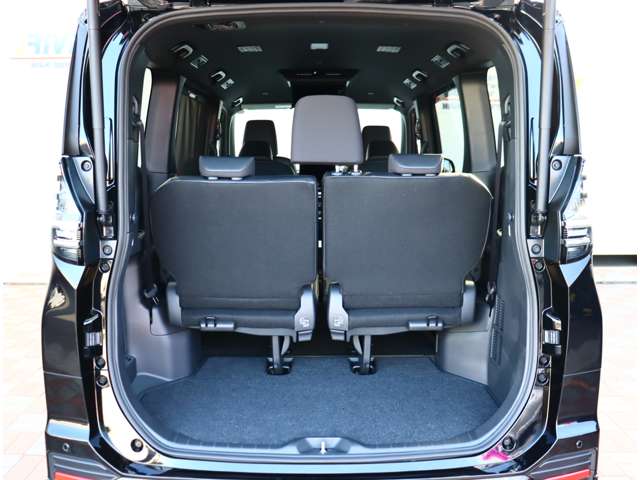 トヨタ ヴォクシー １．８ ハイブリッド Ｓ－Ｚ R5年 (関東) 99