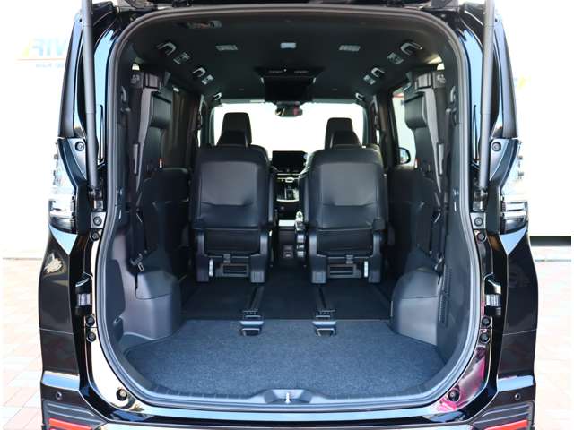 トヨタ ヴォクシー １．８ ハイブリッド Ｓ－Ｚ R5年 (関東) 99