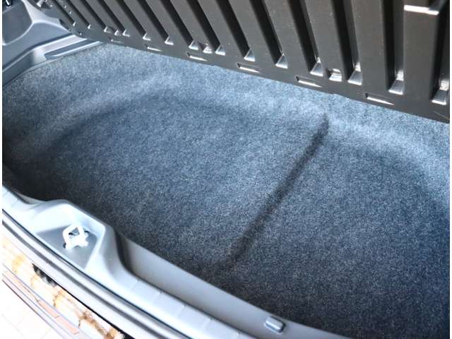 トヨタ ヴォクシー １．８ ハイブリッド Ｓ－Ｚ R5年 (関東) 99