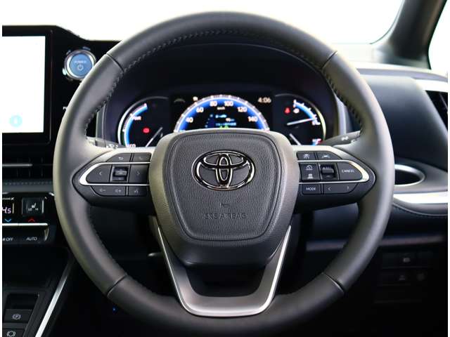 トヨタ ヴォクシー １．８ ハイブリッド Ｓ－Ｚ R5年 (関東) 99