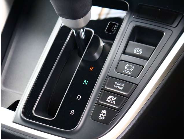 トヨタ ヴォクシー １．８ ハイブリッド Ｓ－Ｚ R5年 (関東) 99